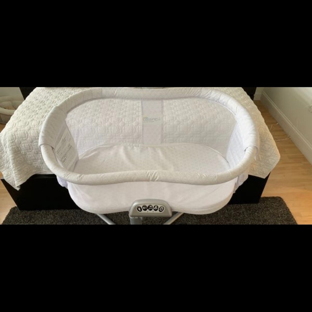 Bassinet - Picture 5 of 5